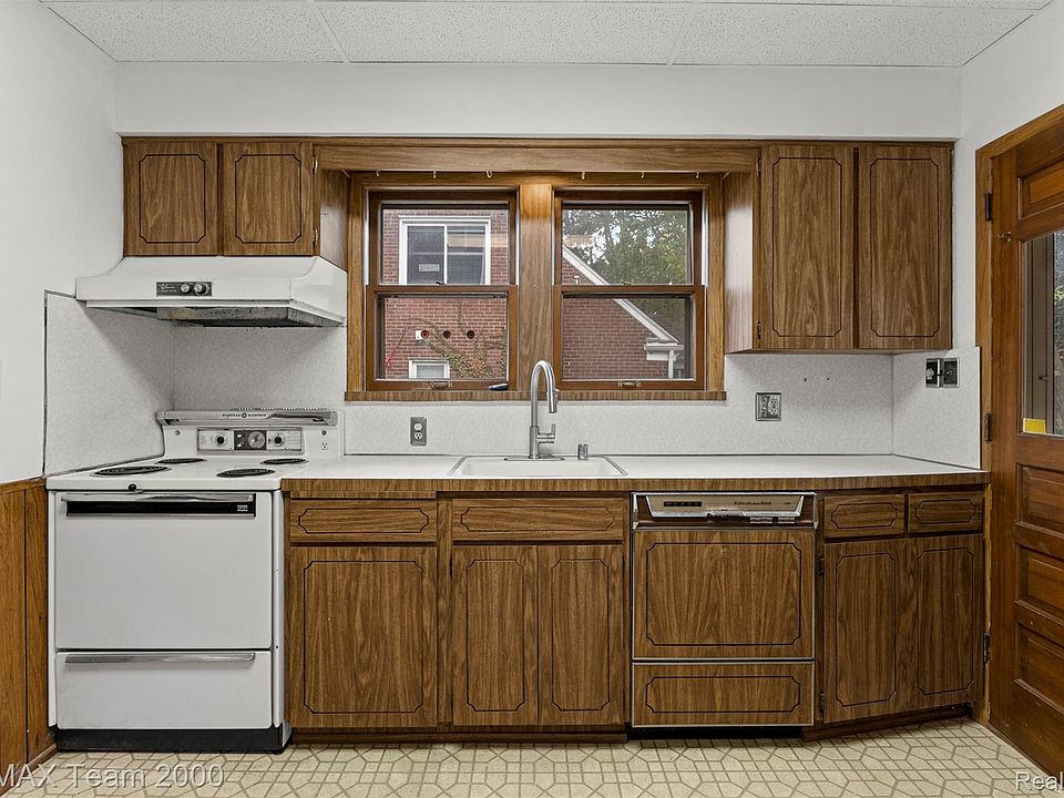404 S Waverly St, photo 21