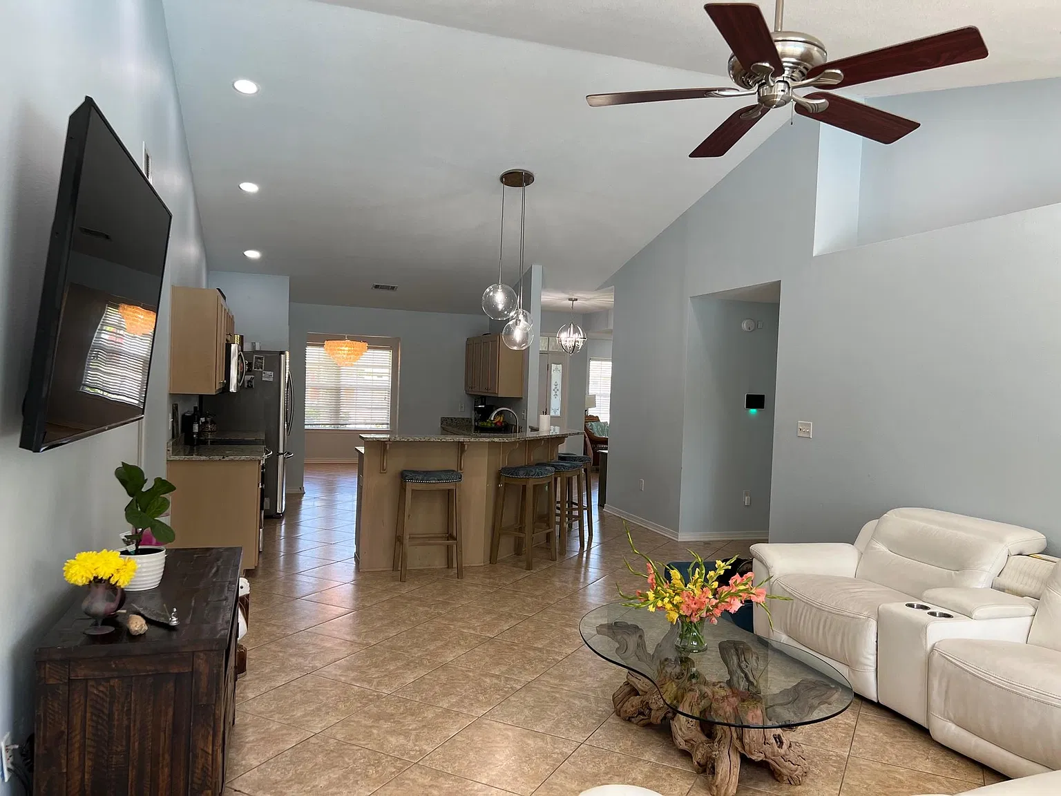 1406 Connemara Cir — Photo 2