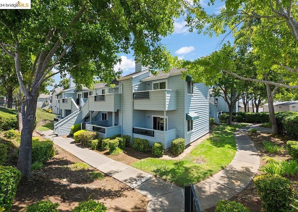 1st image of 1201 Glen Cove Pkwy APT 202