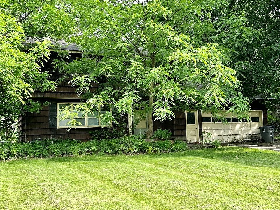 1st image of 4592 Brookhill Dr N