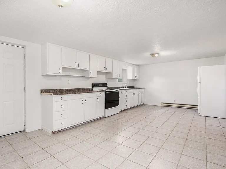 2 bed, 1.0 bath, $800 — Photo 9