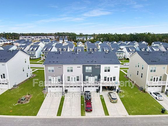 5th image of 158 Yorkshire Dr