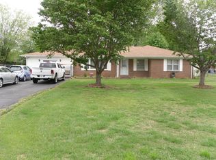 209 Millbrooke Dr, Hopkinsville, KY 42240