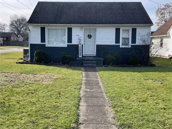 1318 10th St, Vienna, WV 26105