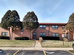 2902 31st St #8, Zion, IL 60099