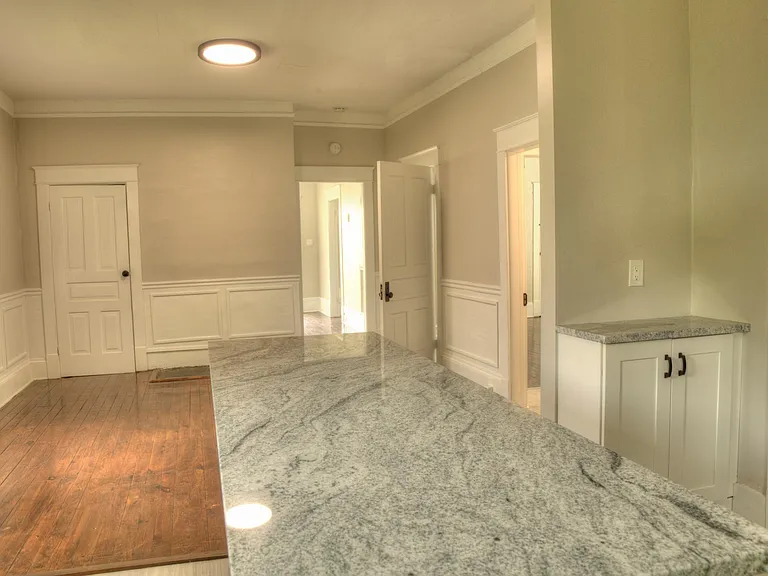 1619 Lawson Ave — Photo 6