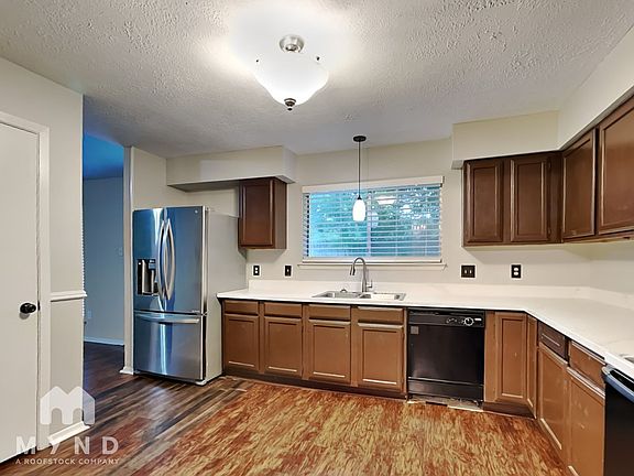 4th image of 16754 Manowar Ln