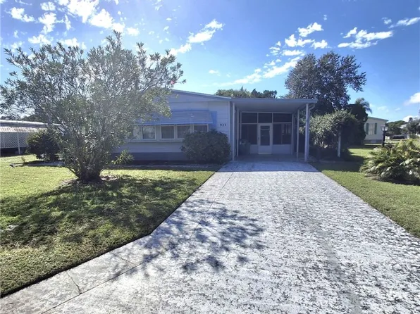 925 Sequoia St, Barefoot Bay, FL 32976