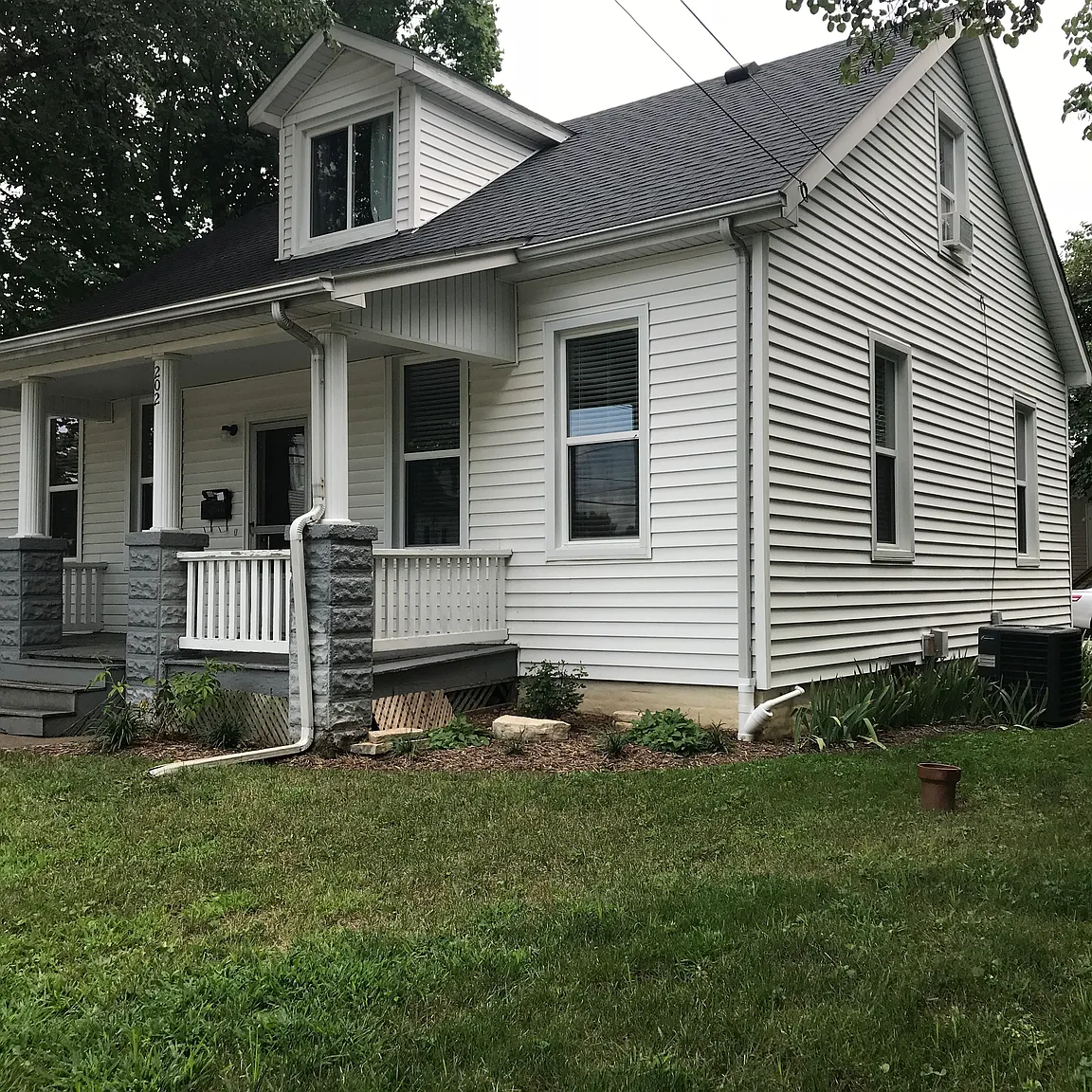 202 W Union St photo 1