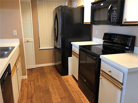 5th image of 2922 Fox Squirrel Dr Unit B