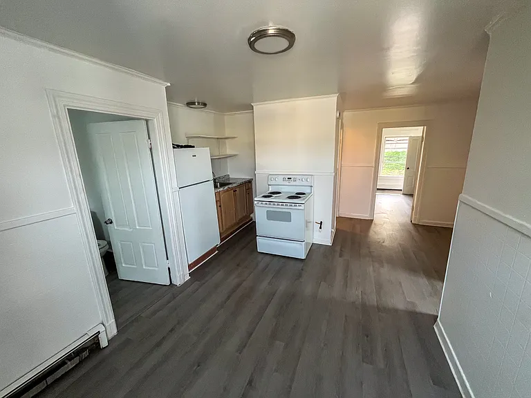 68 Howe St #3L — Photo 2