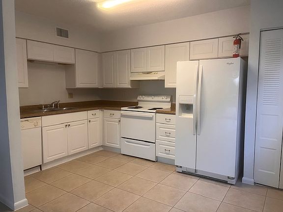 2nd image of 633 Linden St #633