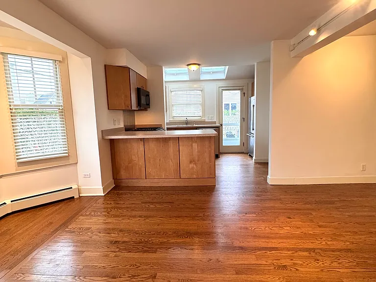 21 Diving St — Photo 14
