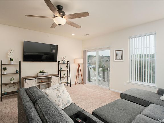 4th image of 9888 Ridge Run St