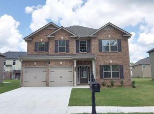 760 Rolling Downs Dr, Loganville, GA 30052