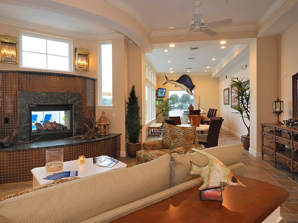 1st image of 4273 Llewellyn Ave APT 208