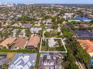 698 Fairway Ter, Naples, FL 34103