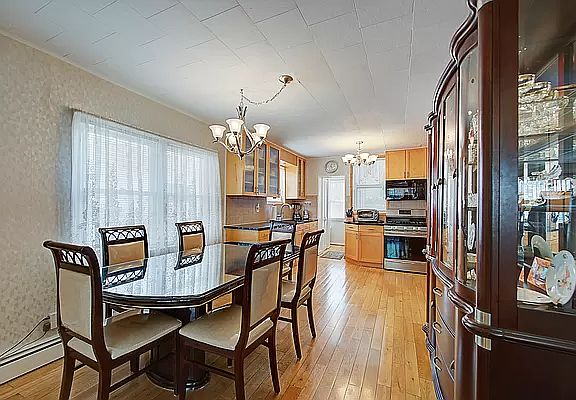 4th image of 5212 Avenue L