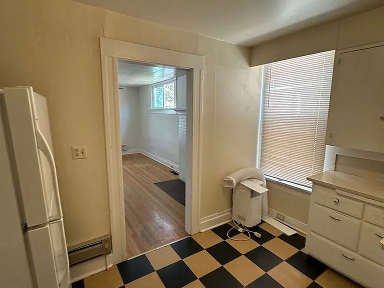1207 W Washington St — Photo 13