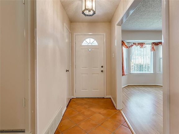 4th image of 4704 Brandingshire Pl