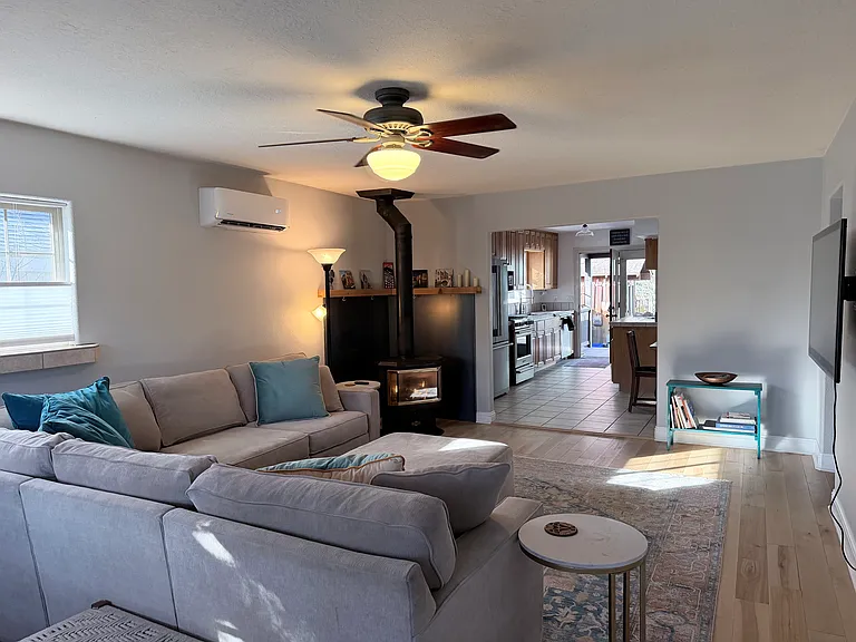 313 NW Riverfront St #1 — Photo 10