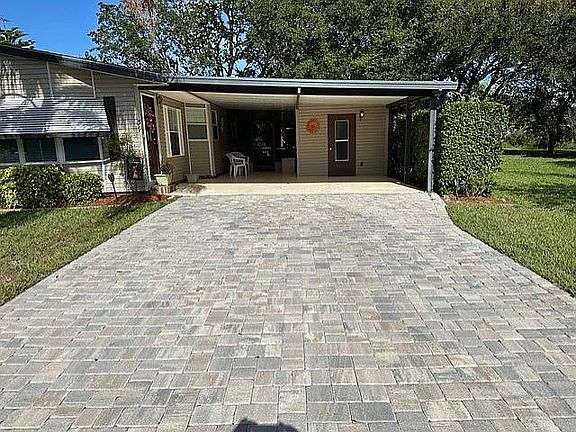 2nd image of 39 Misty Falls Dr