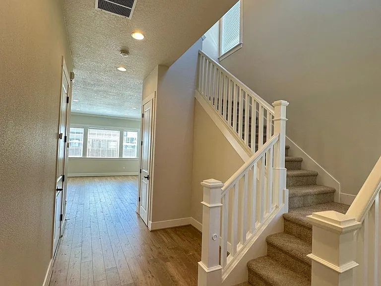 29054 NW Keenon St — Photo 6