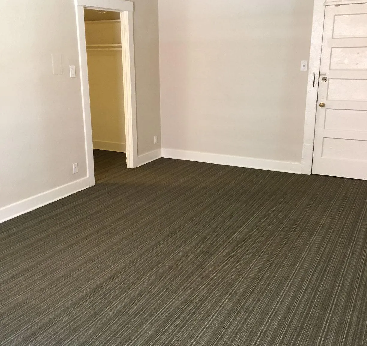 Studio, 321 sqft, $825 — Photo 2