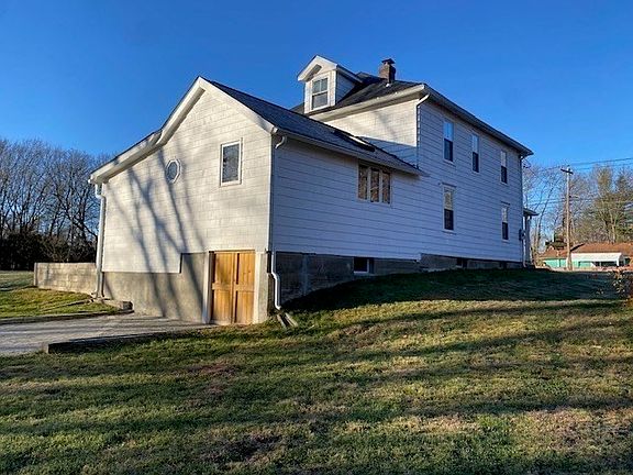 3rd image of 208 Greenfield Rd