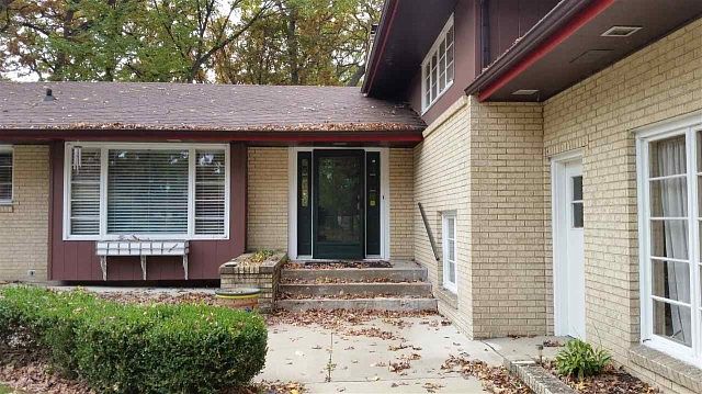 1st image of 1604 Maplewood Dr
