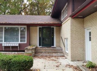 1604 Maplewood Dr, Rockford, IL 61107