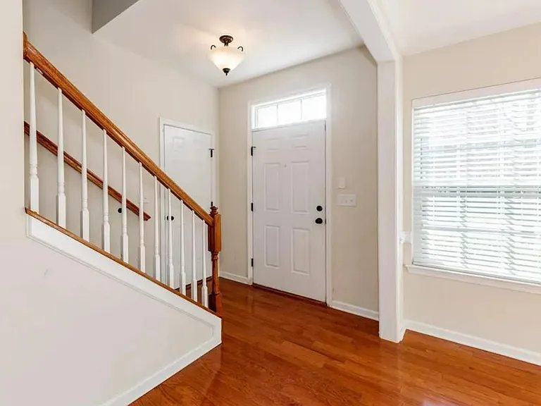4015 Fenworth Ct — Photo 2