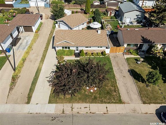 3rd image of 2506 29th St W