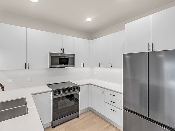 3rd image of 17412 Serenidad Blvd