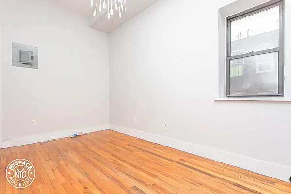 Rented by MySpaceNYC | media 4