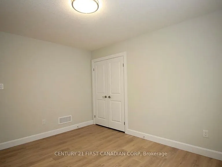 2269 Southport Cres #UPPER — Photo 14