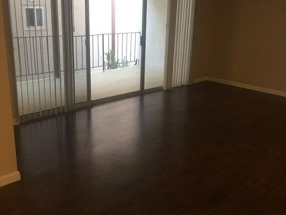 4th image of 936 1st St APT 1