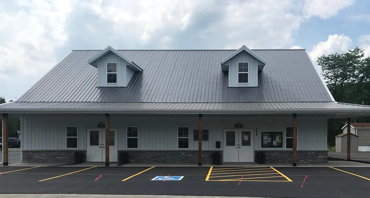 Building Photo - Oak Tree Village