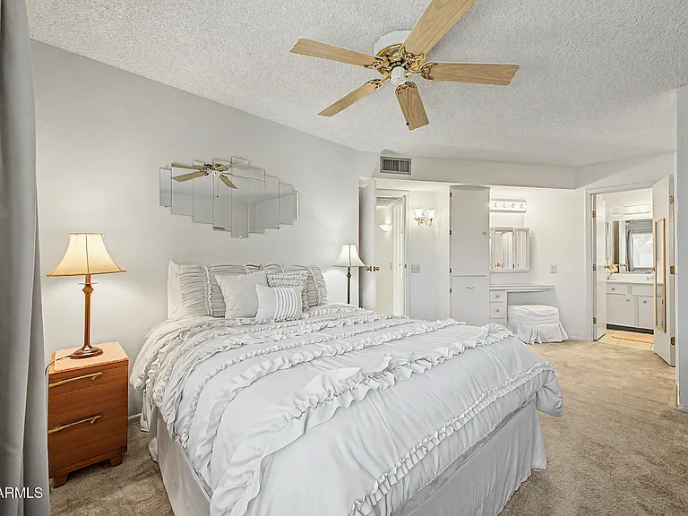 10880 W Emerald Dr — Photo 14
