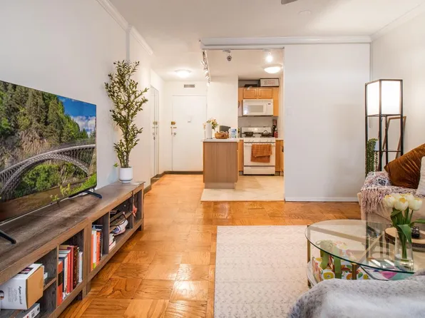 2030 N Adams St APT 1109, Arlington, VA 22201