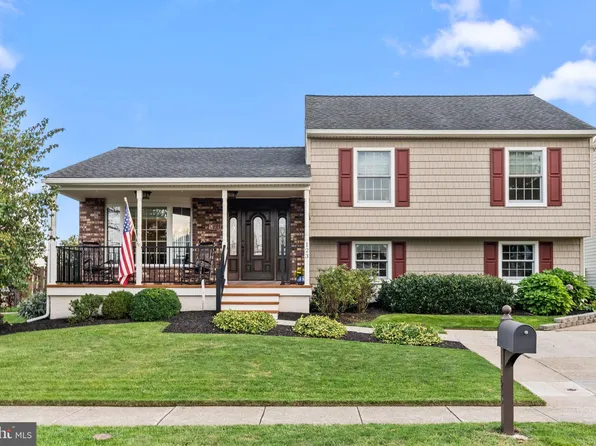 123 Independence Dr, Morrisville, PA 19067