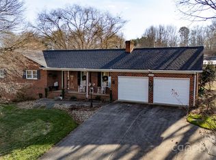 222 Brentwood Dr, Maiden, NC 28650