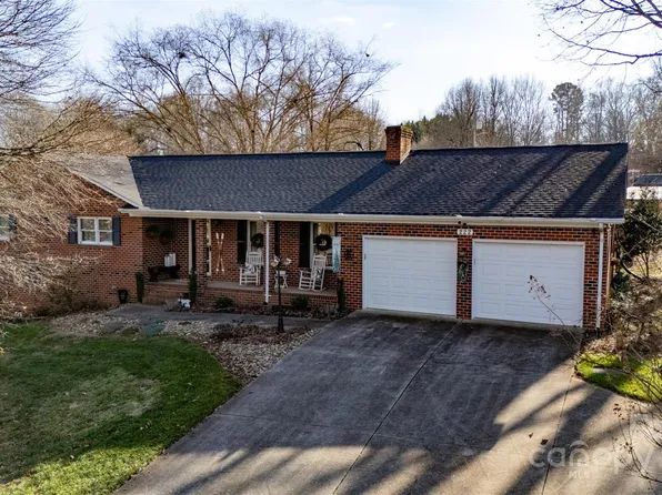 222 Brentwood Dr, Maiden, NC 28650