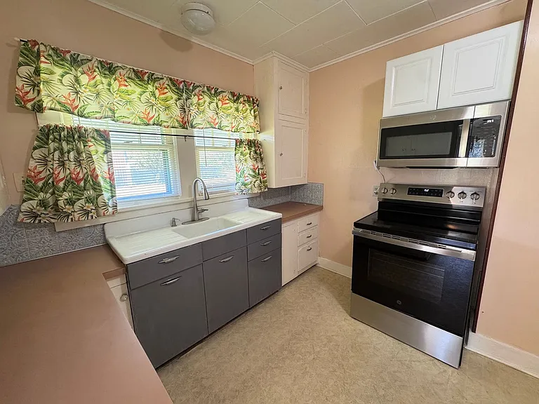 7400 SE Otty St — Photo 3