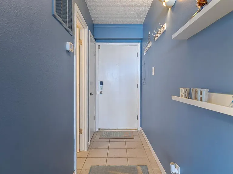 7310 Seawall Blvd #208 — Photo 36