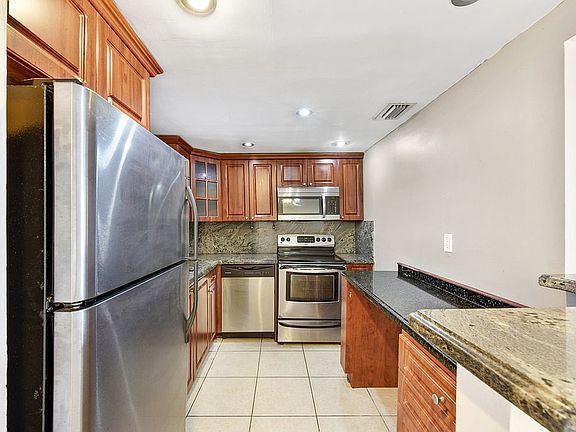 4th image of 9351 Fontainebleau Blvd APT B211