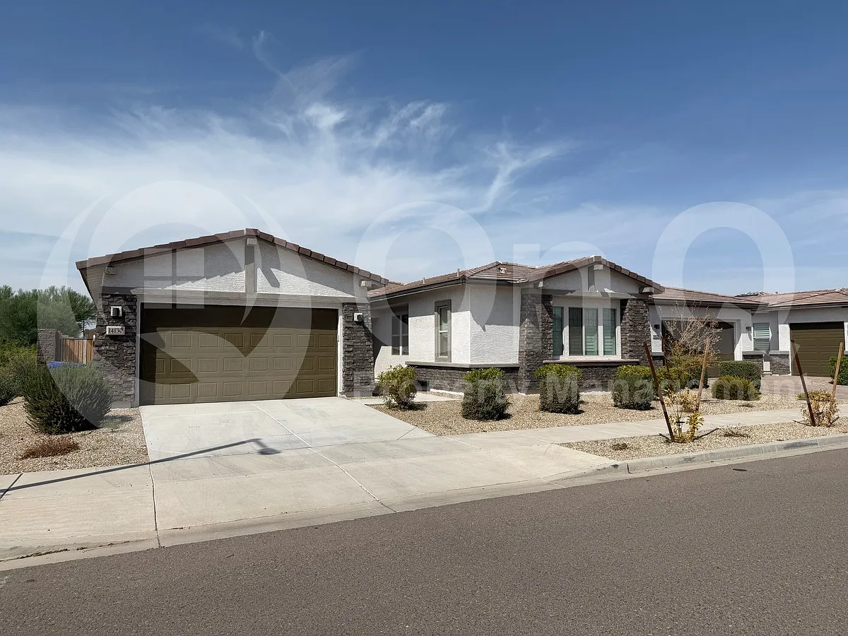 4 bed, 3.0 bath, 2810 sqft, $2,595 — Photo 1