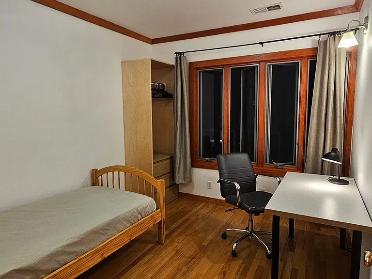 2472B Virginia St — Photo 4