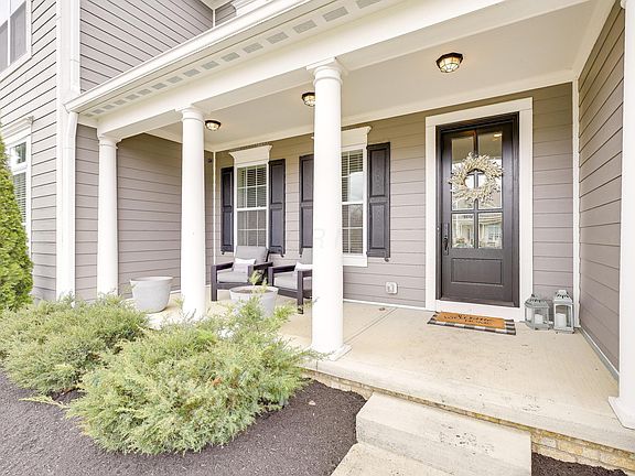 4th image of 4844 Tralee Ln