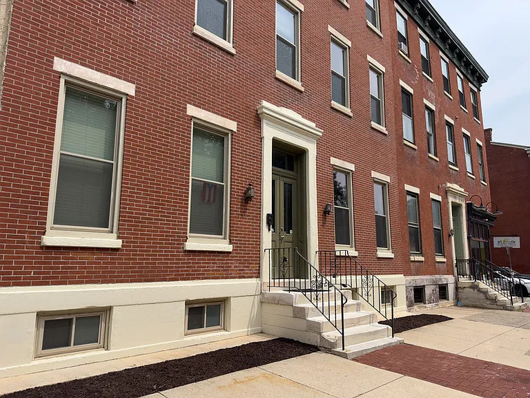 1703 Green St #1 — Photo 6